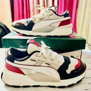 Men’s Puma RS 2.0 core sneakers. White/black/red size-7 1/2